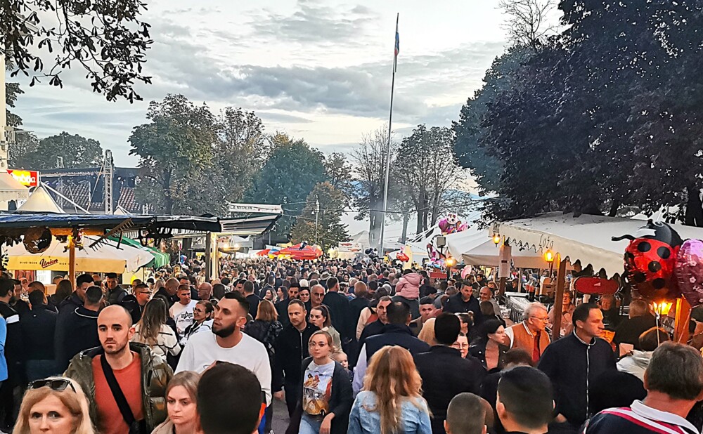 Bela Nedeja u Kastvu okupila je vinare, posjetitelje i ljubitelje mladog vina na festivalu CrekVINA.