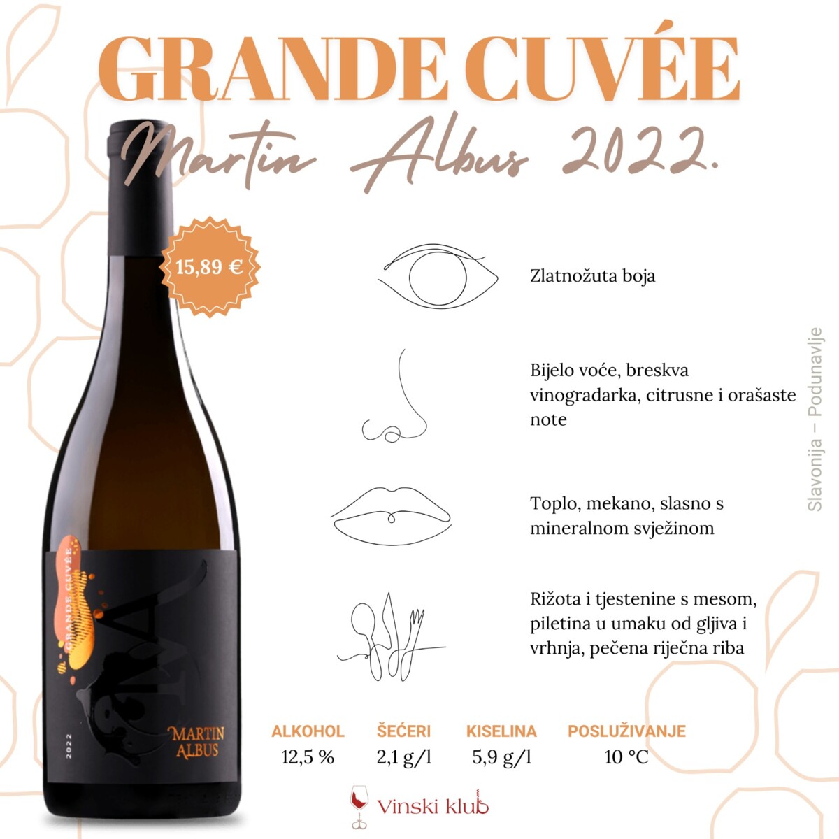 Butelja Grande Cuvée 2022. vinarije Martin Albus uz čašu bijelog vina zlatno-žute boje.