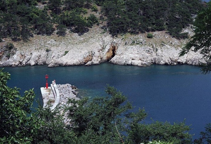 Ljetna manifestacija u Vrbnik uz glazbu, ples i prikaz tradicionalnih otočnih običaja.