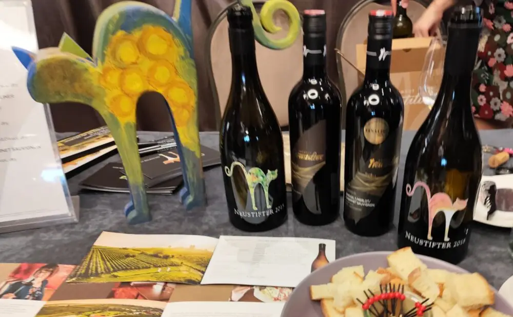 Gerhard Schlattl i Yvonne Tončić-Sorinj otvaraju vinski susret Austrian Wine Meets Croatia.