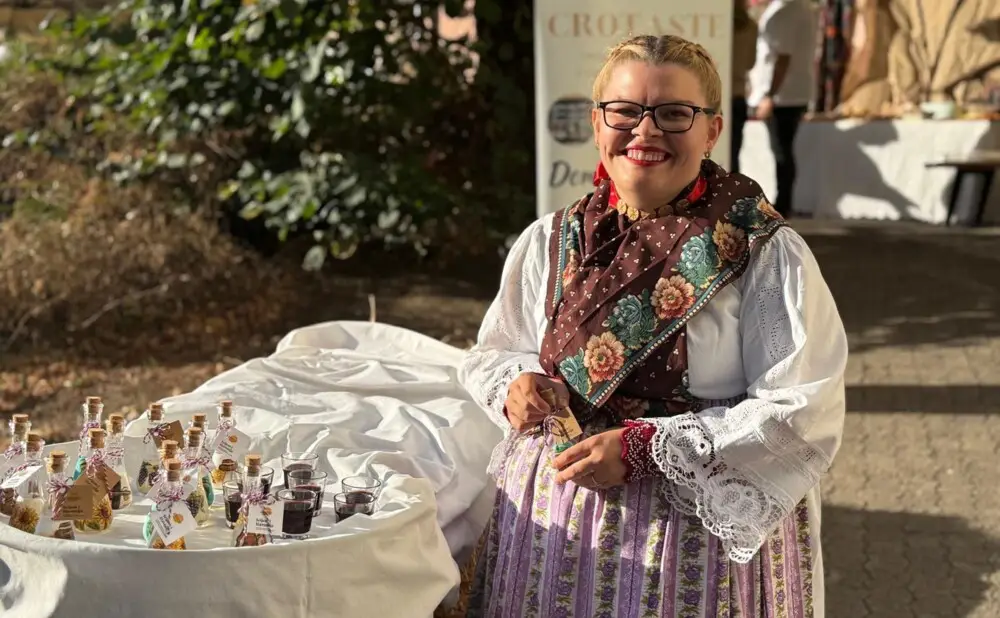 Šaran na rašljama, kulen i domaće kobasice dio su bogate gastronomske ponude Srijema i Slavonije.