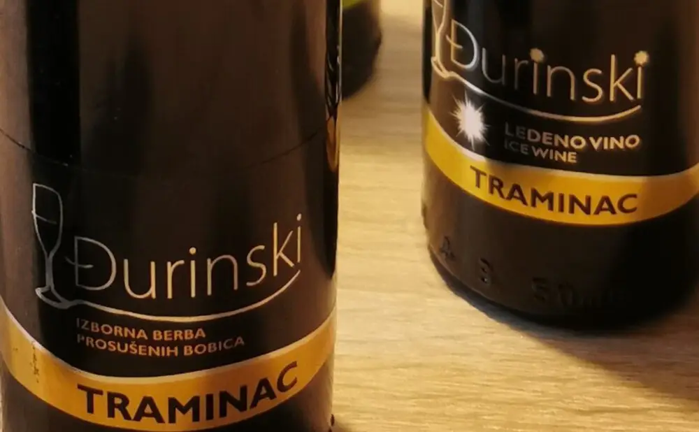 Slatki Traminac IBPB 2015. vinarije Đurinski poslužen kao desertno vino uz jesenske slastice.