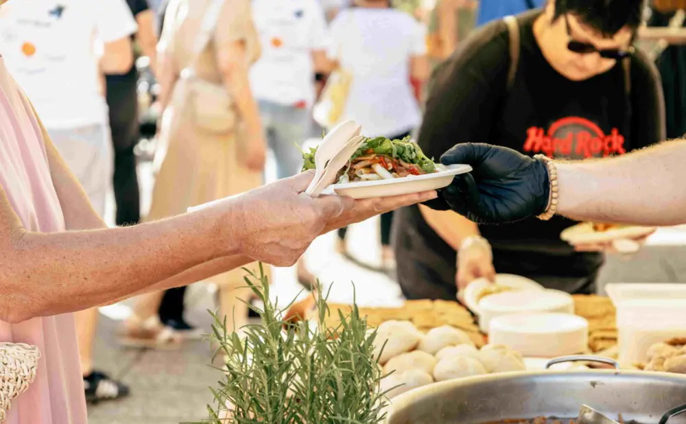 Vinska kuća Pavlomir predstavlja vina i pjenušce na gastro manifestaciji u Novom Vinodolskom.