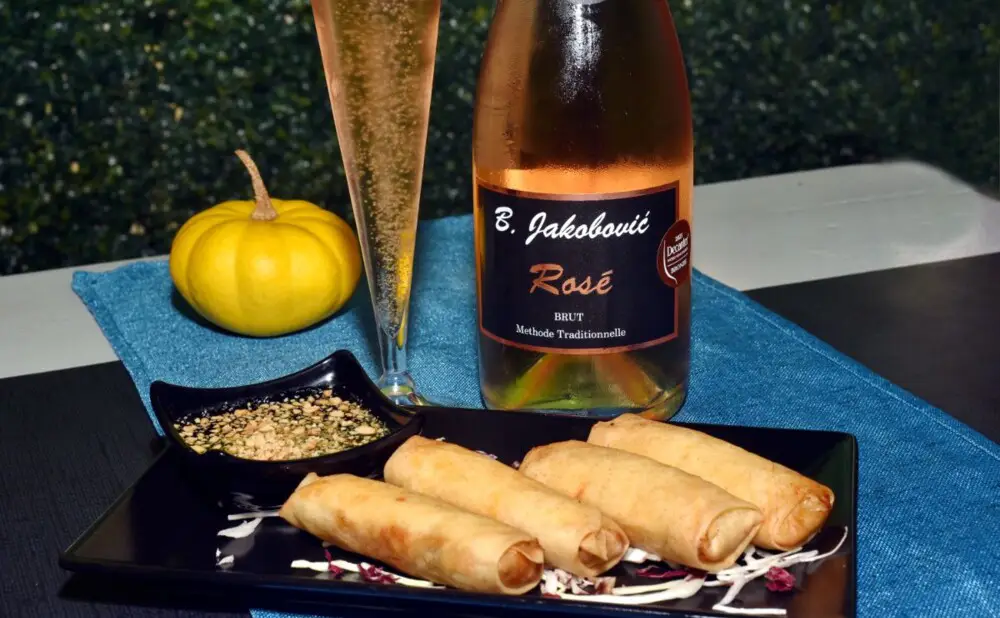 Prawns in curry sauce were accompanied by the award-winning Savoj Orange 2023 of the Belje winery.