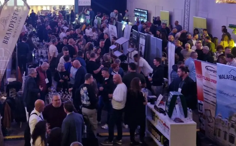 Posjetitelji su na festivalu kušali rakije od šljive, kruške, smokve, meda i oraha.