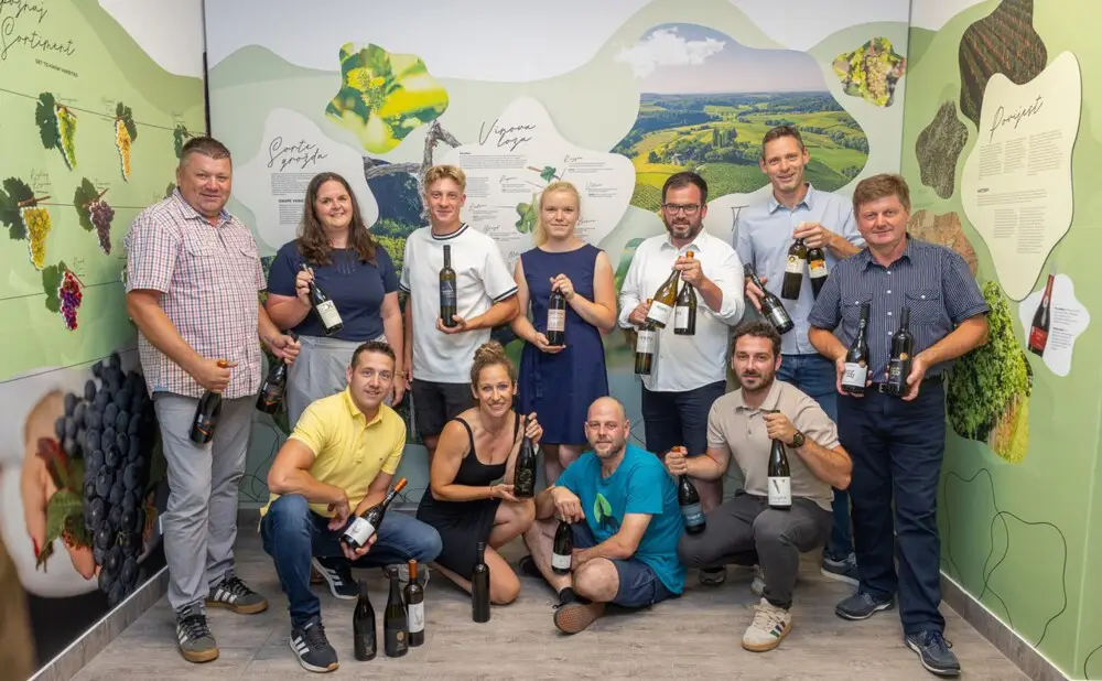Mladi međimurski vinari predstavljaju vina pod zajedničkom etiketom Mlado u Štrigovi.