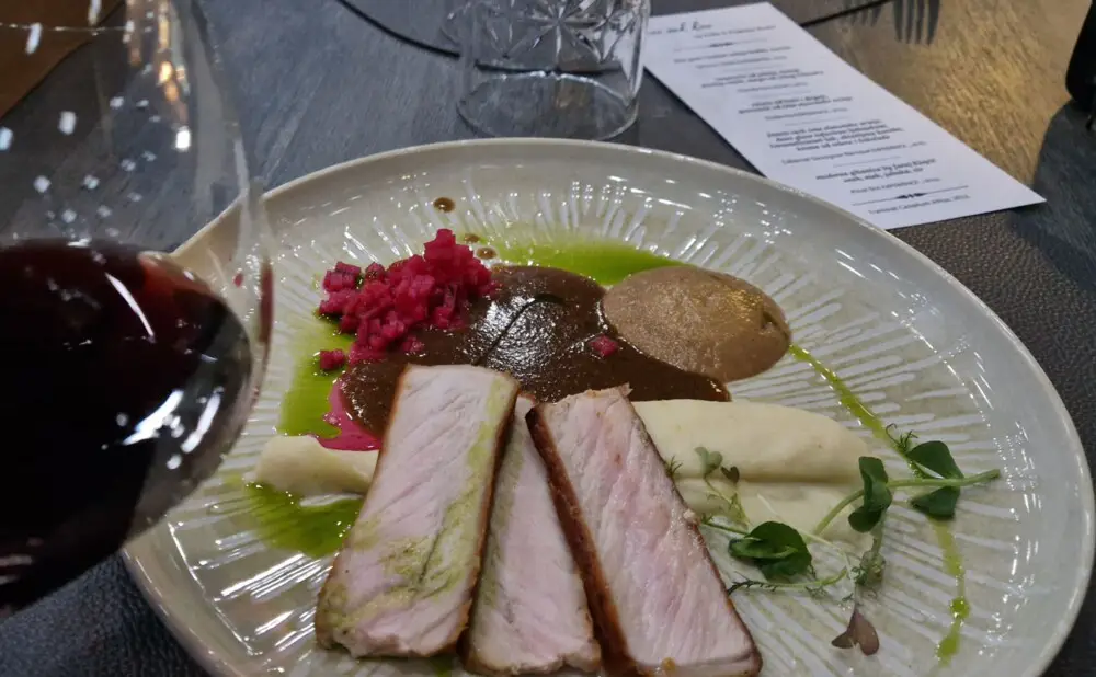 Podrumi Krešić predstavili su karakterna vina iz Slavonije tijekom večere u restoranu Vinkl.