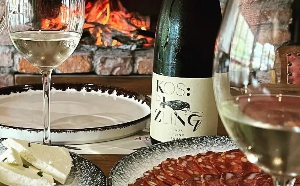 Rajnski rizling i pjenušci vinarije Vina Kos predstavljeni na vinskom festivalu Rizling Raj(n)ski.