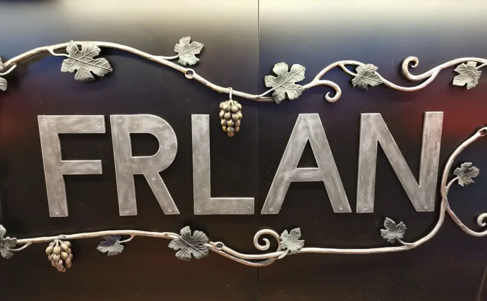 Ivan Frlan predstavlja vina i gastronomsku ponudu restorana Frlan iz Vivodine na festivalu Rizling Raj(n)ski u Zagrebu.