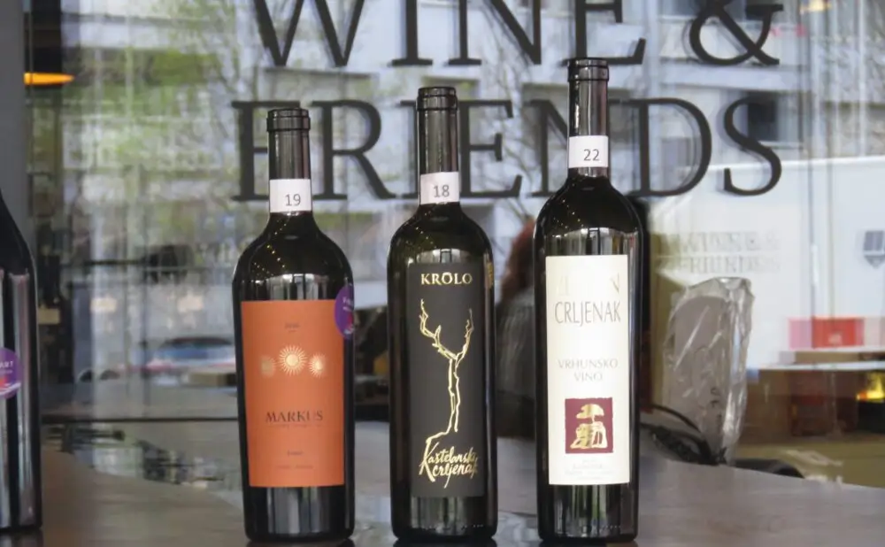 Ocjenjivanje hrvatskih vina od crljenka, tribidraga i zinfandela održano u zagrebačkom Wine & Friends baru.