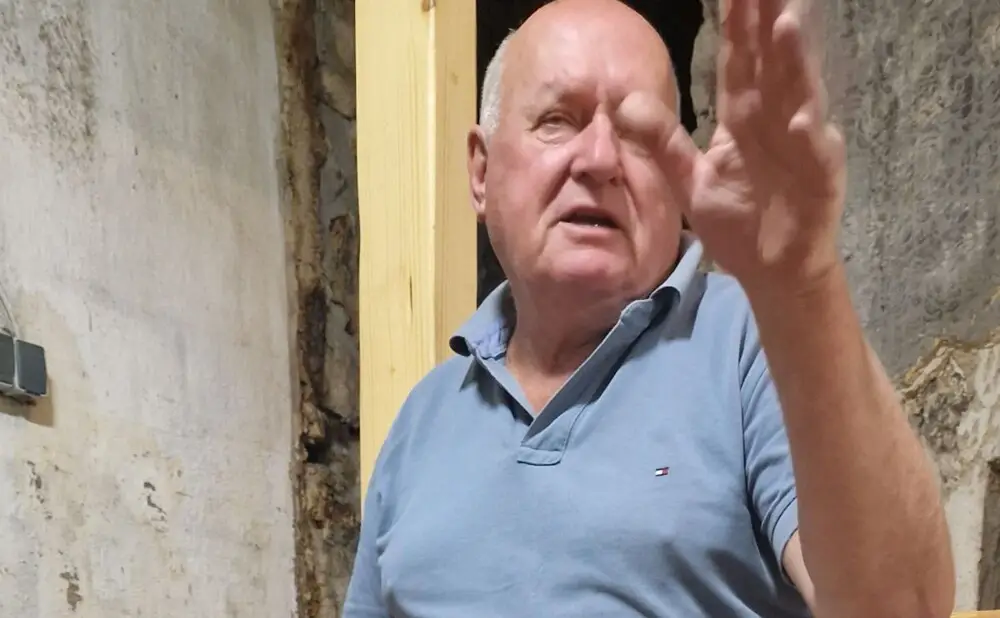 Detalj etikete vina Dingač 2022. Vrime je... vinarije Kiridžija.