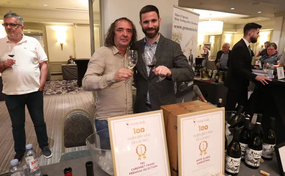 Najbolja hrvatska vina predstavljena na Festivalu 100 najboljih vina Hrvatske u Zagrebu.