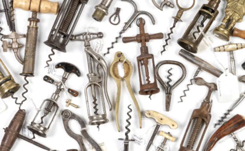 The sommelier corkscrew is considered the best choice for everyday opening of wine bottles.