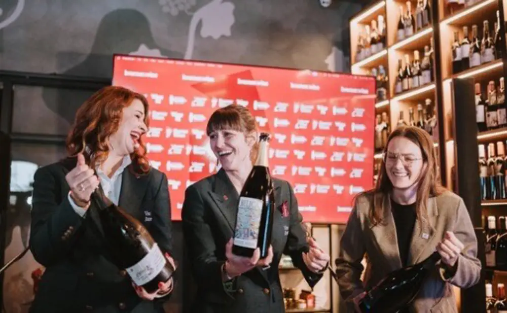 Otvaranje magnum pjenušaca od žlahtine na proslavi pete obljetnice udruženja Kvarner Wines u Rijeci.