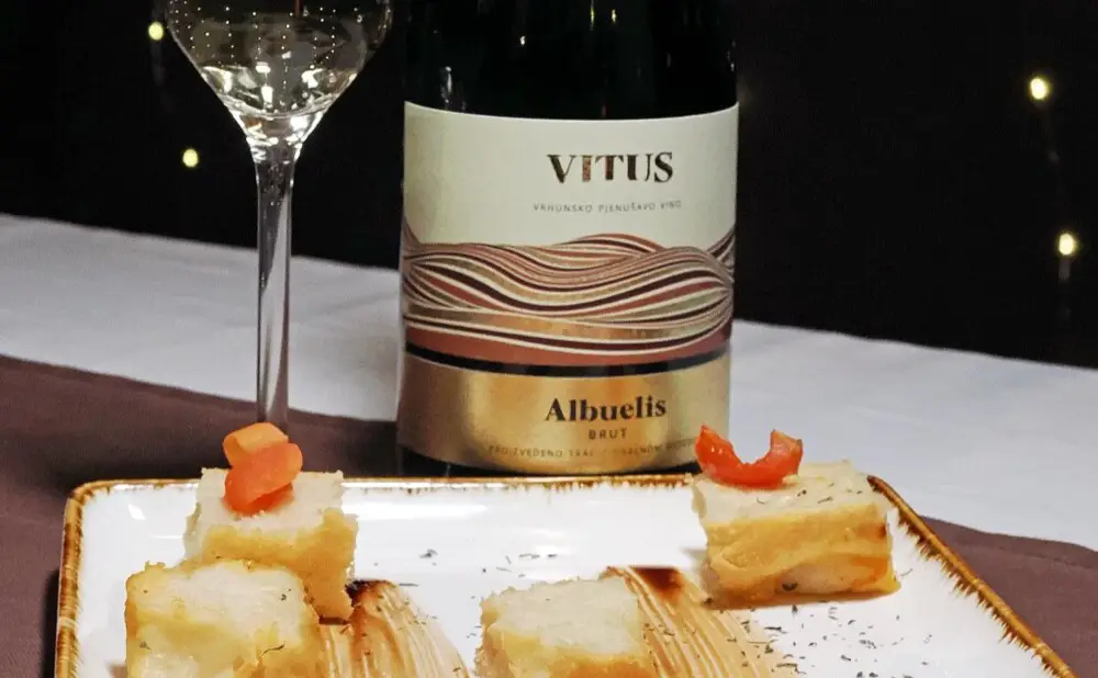 Dingač 2022. vinarije Skaramuča proglašen je najboljim vinsko-gastronomskim spojem večeri.