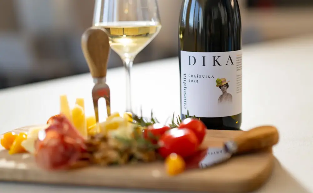 Miraz Syrah 2019. vinarije Enosophia proglašen je najboljim hrvatskim crnim vinom na Mundus Viniju.