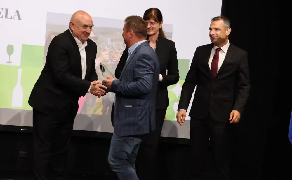 Dodjela nagrada najboljim vinima na Festivalu Pušipela Urbanovo 2025. u Štrigovi.