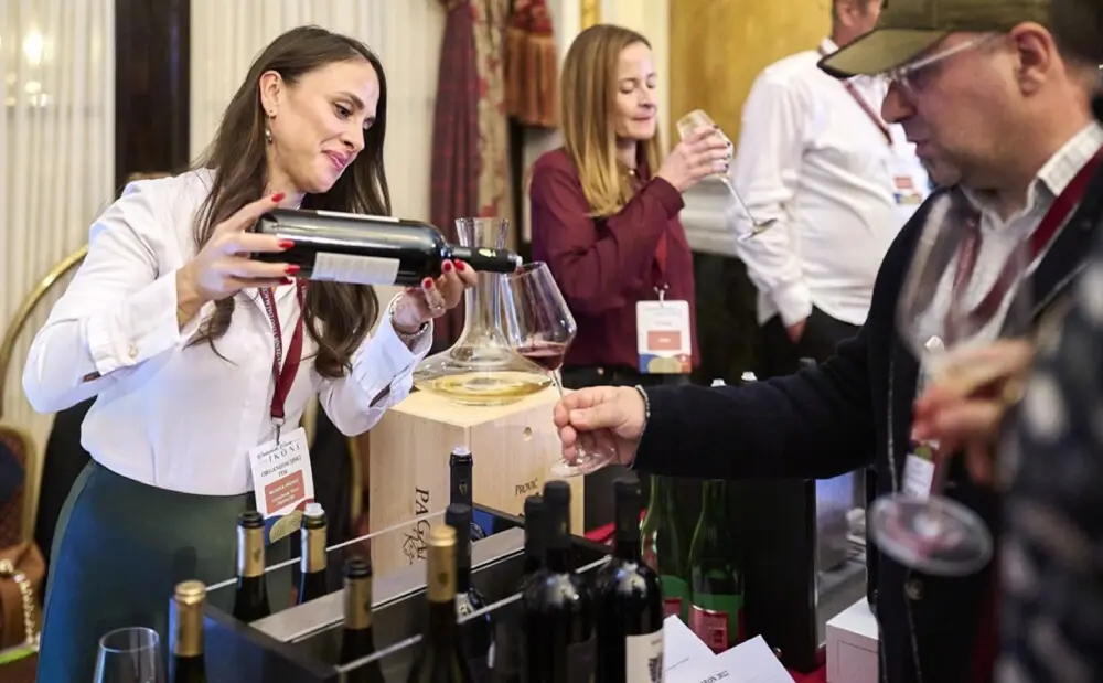 Dalmatinske vinarije predstavile su vrhunska bijela, crna i desertna vina u Zagrebu.