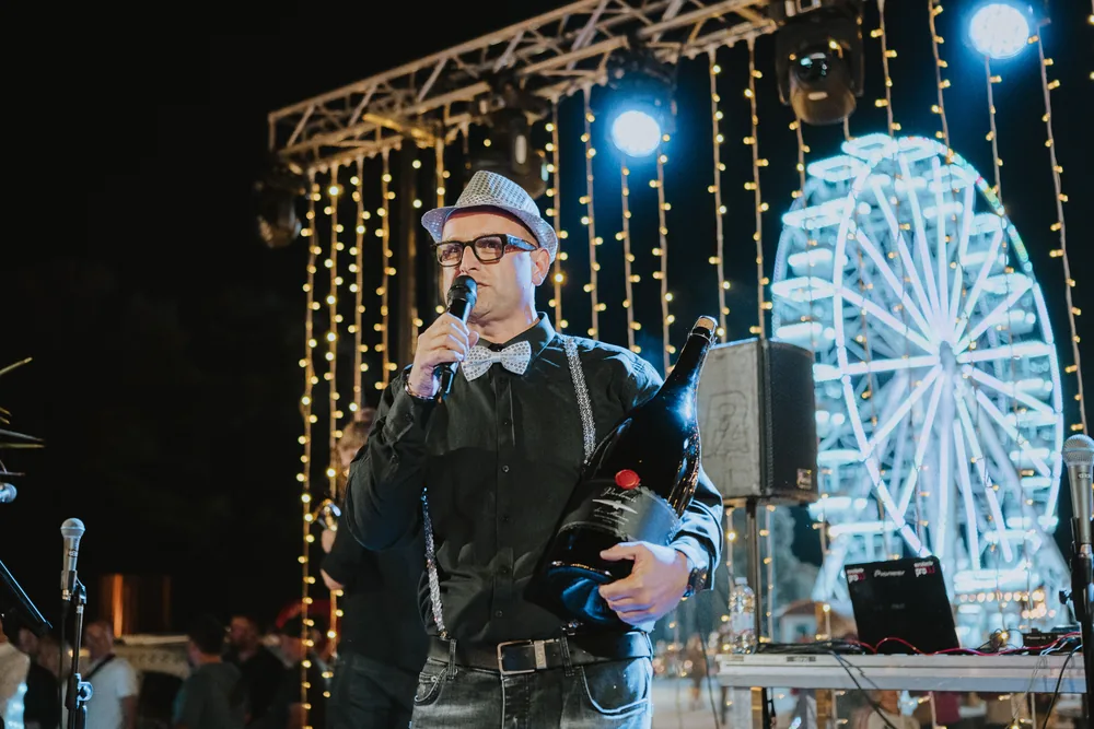 Žarko Stilin otvara International Sparkling Wine Festival Just Sparkle na trgu u Crikvenici