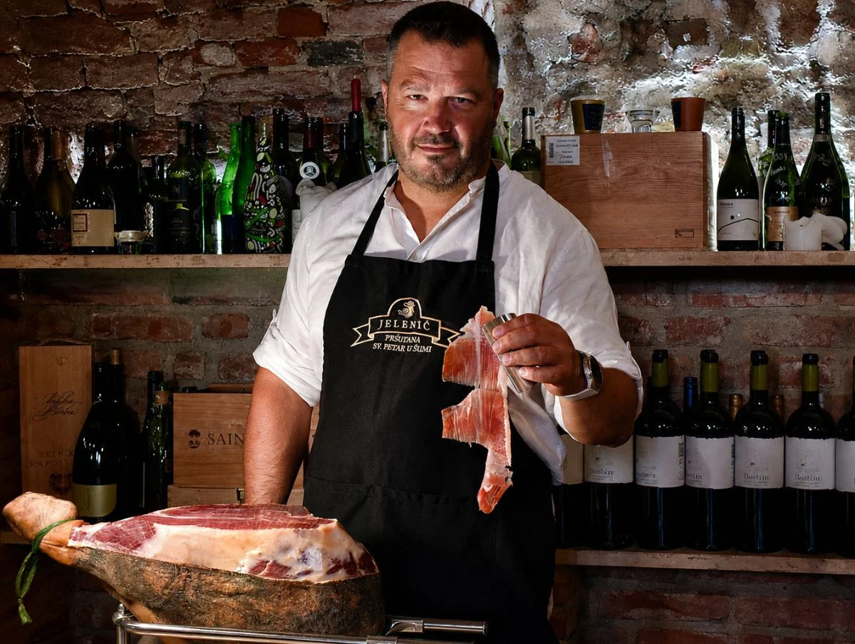 Paolo Jelenić reže istarski pršut