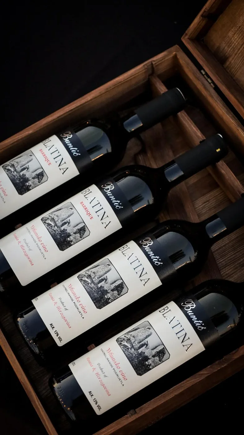 Blatina Vinarije Buntić u drvenoj kutiji