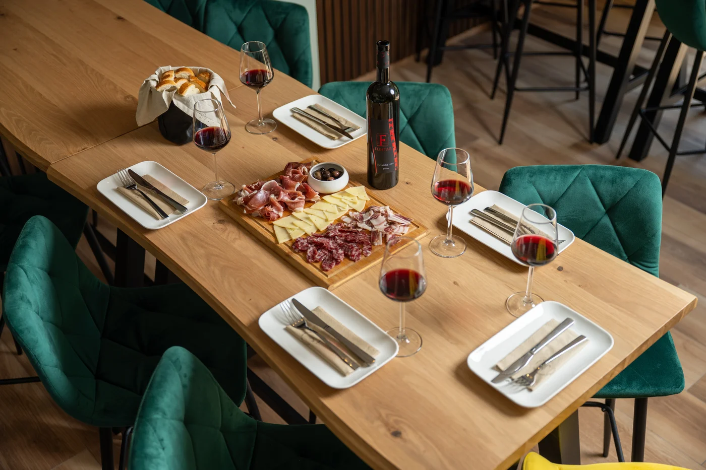Istarska plata i teran u kušaonici Vina Fuhtar